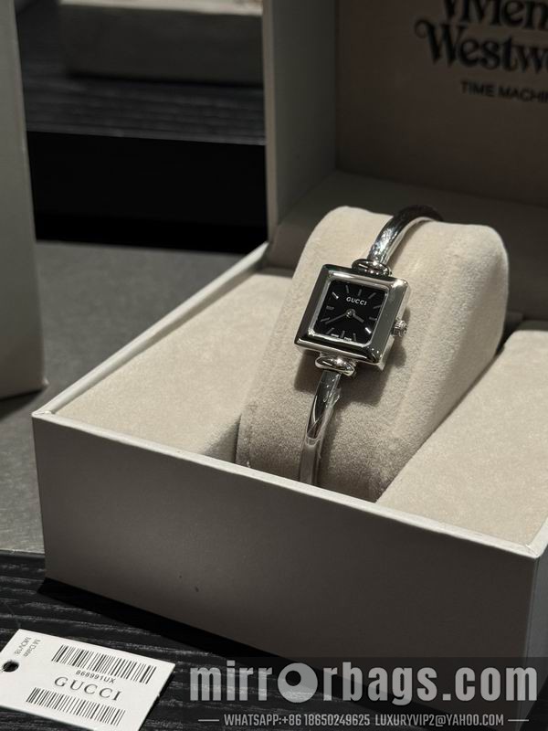 Gucci 20X20mm 101589 Watch