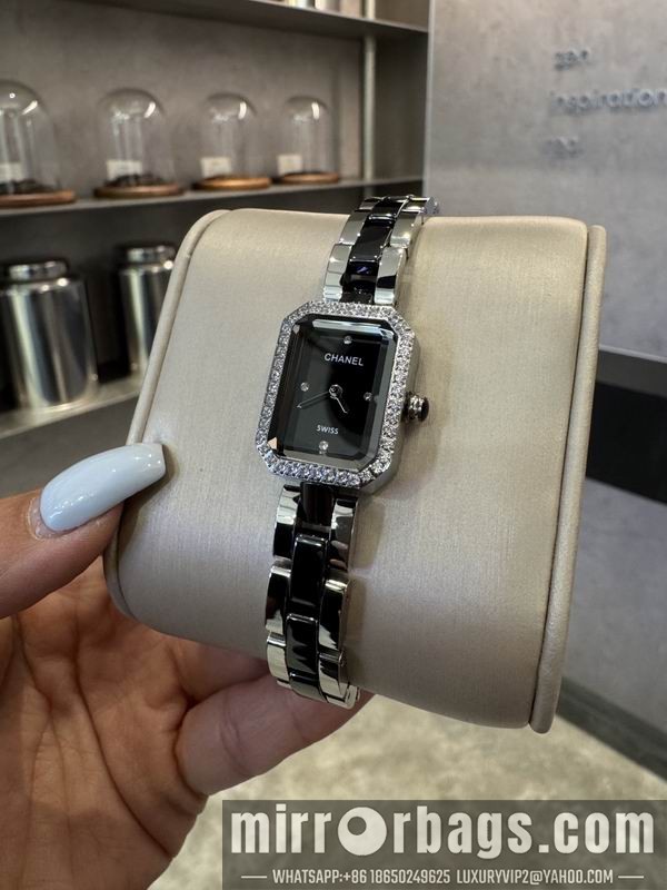 Chanel 21X26mm 101440 Watch