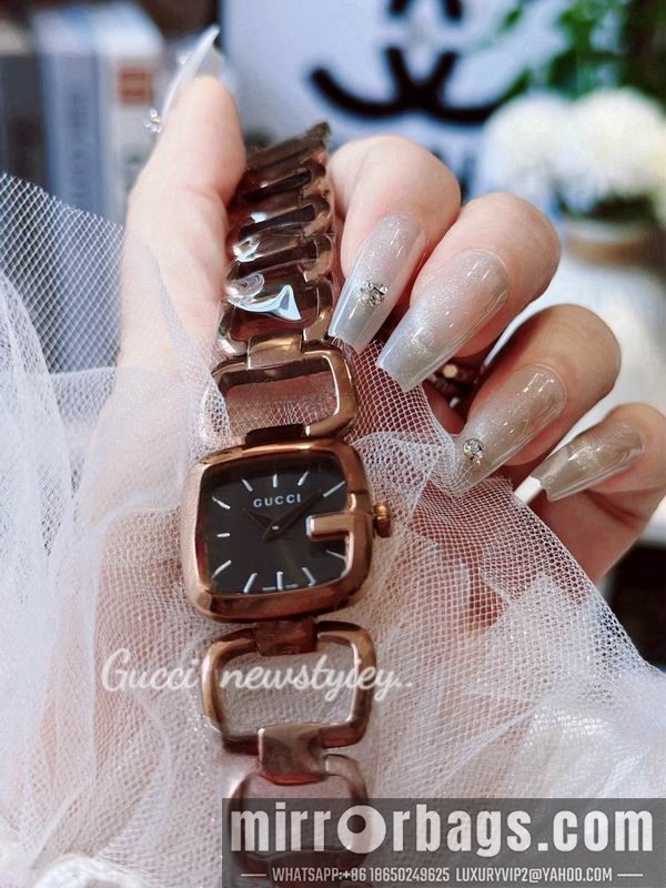 Gucci 24X22.4mm 101433 Watch