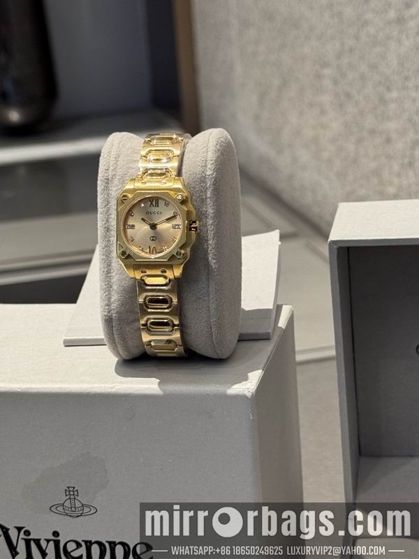 Gucci L36mm M30mm S24mm 111404 Watch