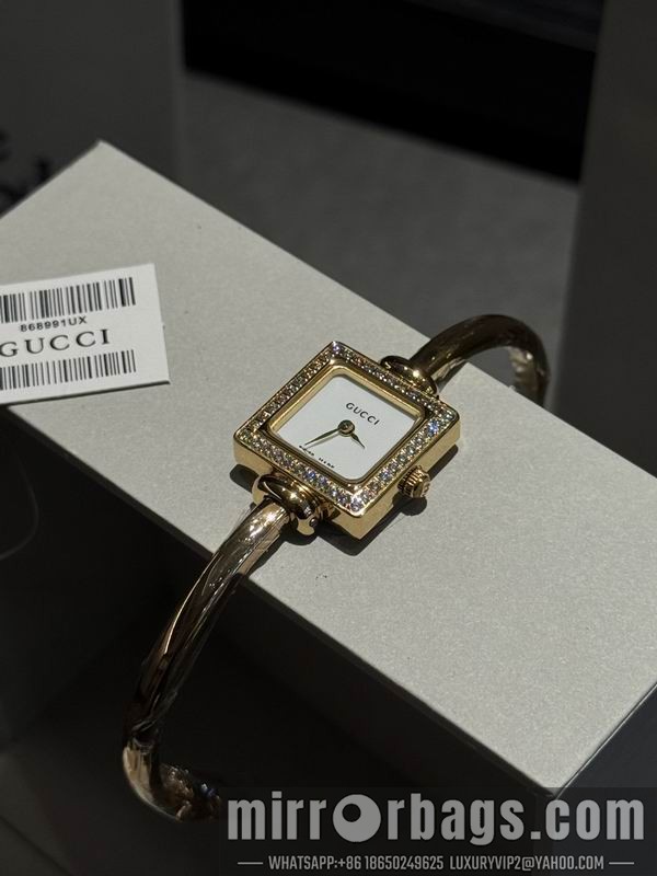 Gucci 20X20mm 101589 Watch