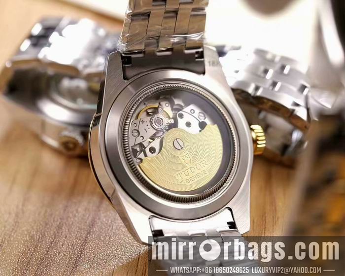 18928 Watch