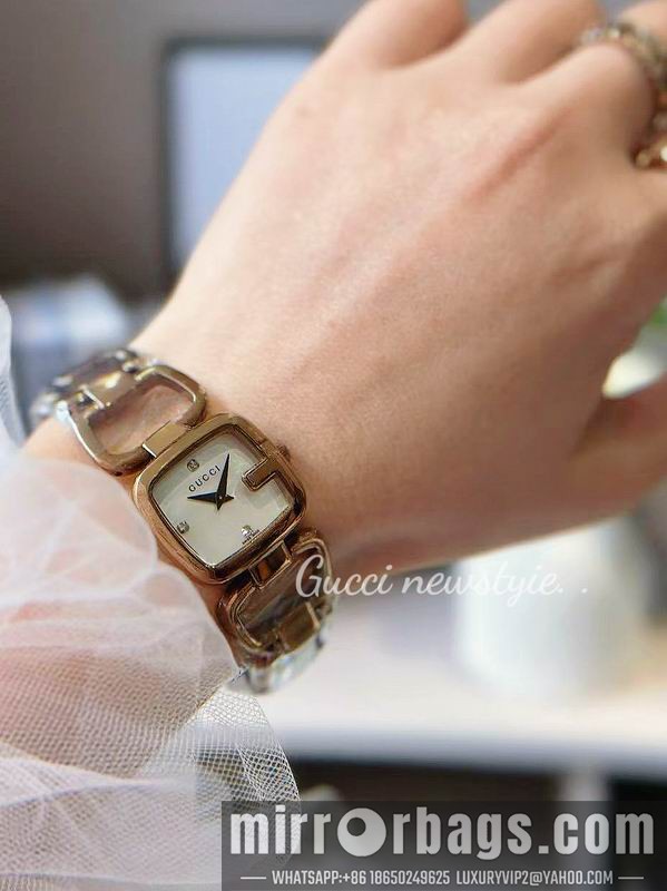 Gucci 24X22.4mm 101433 Watch