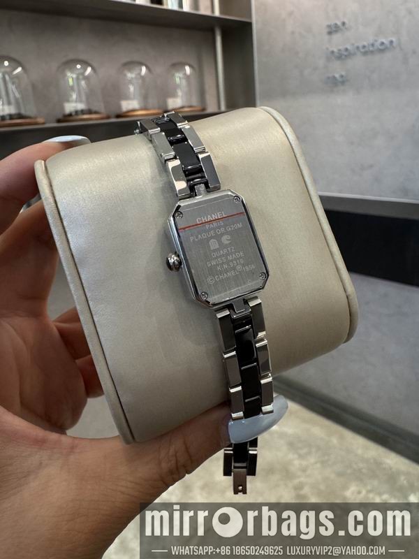 Chanel 21X26mm 101440 Watch