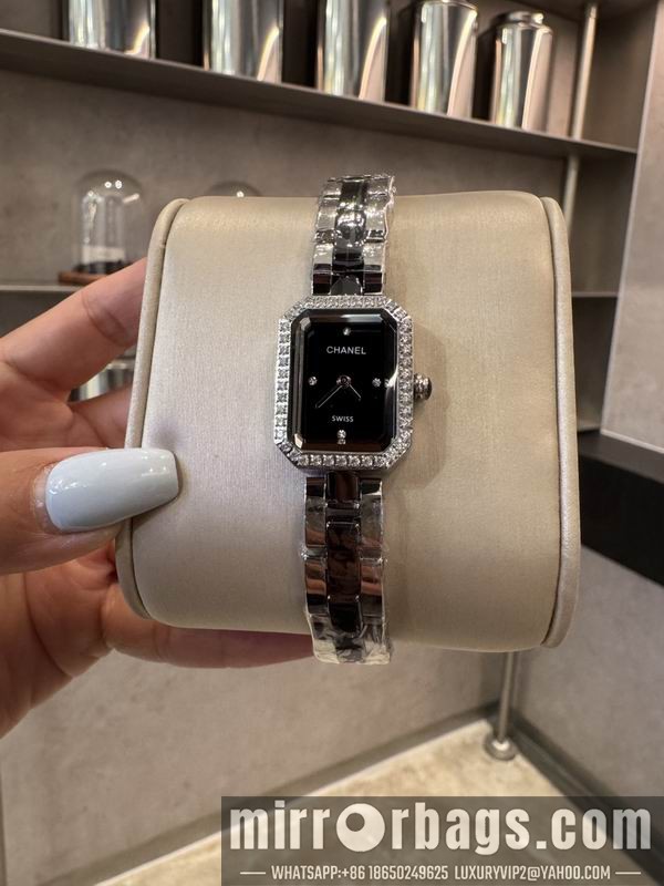 Chanel 21X26mm 101440 Watch
