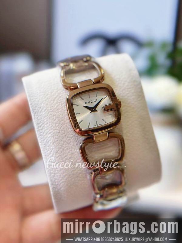 Gucci 24X22.4mm 101433 Watch