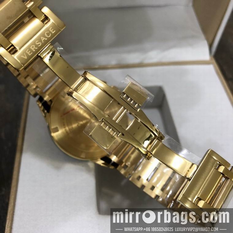 Versace men 42mm M06 Watch