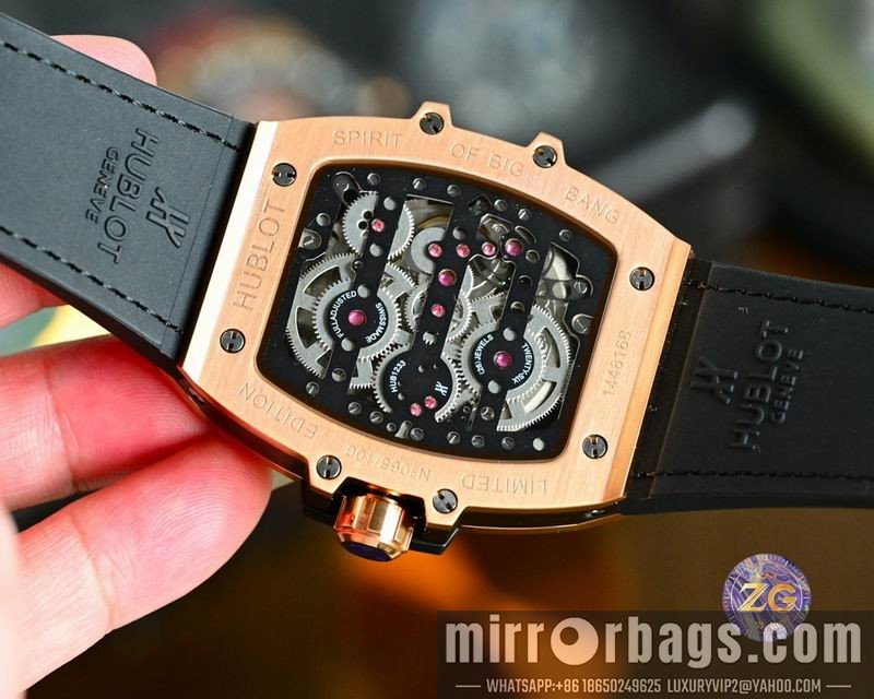 Hublot 47X52mm 080676 Watch