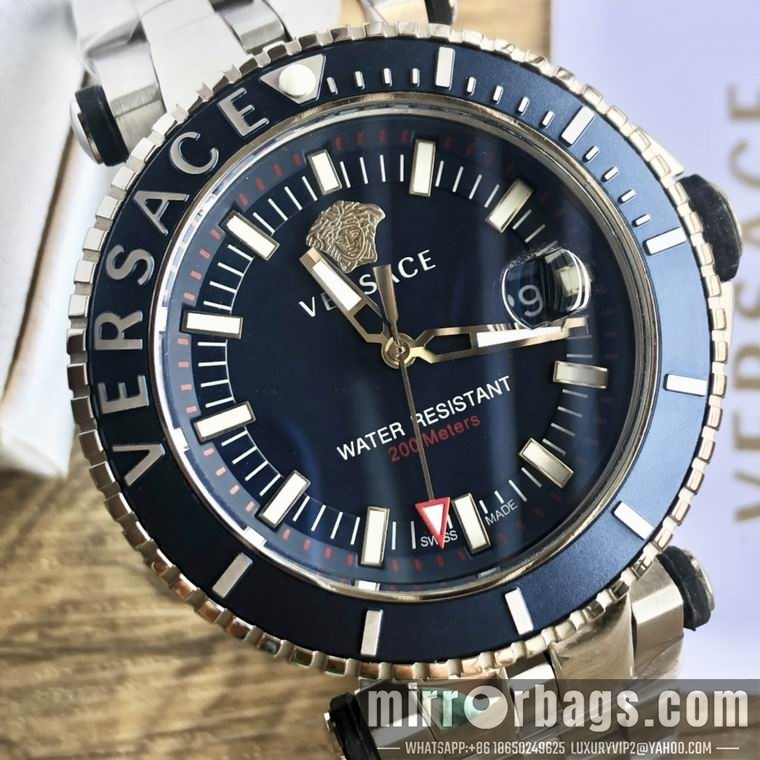 Versace men 46mm M03 Watch