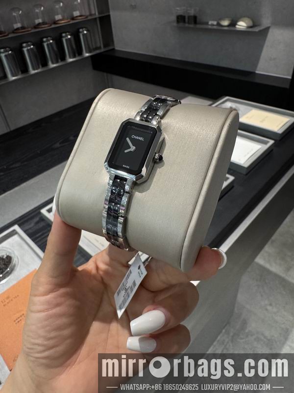 Chanel 21X26mm 101515 Watch