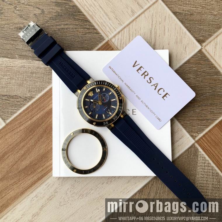 Versace men 44mm M05 Watch