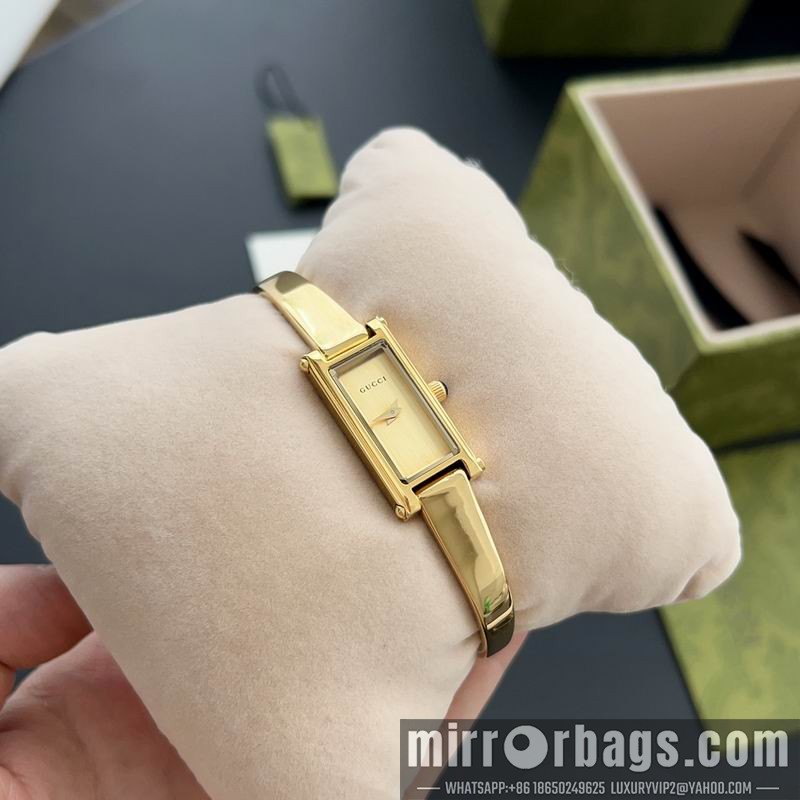 Gucci watch 110375 Watch