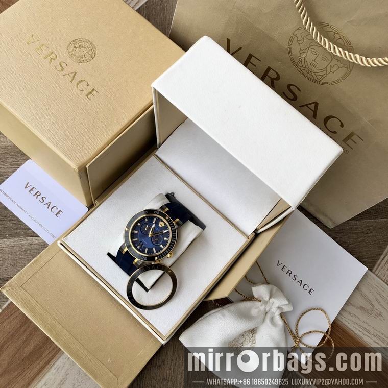 Versace men 44mm M05 Watch