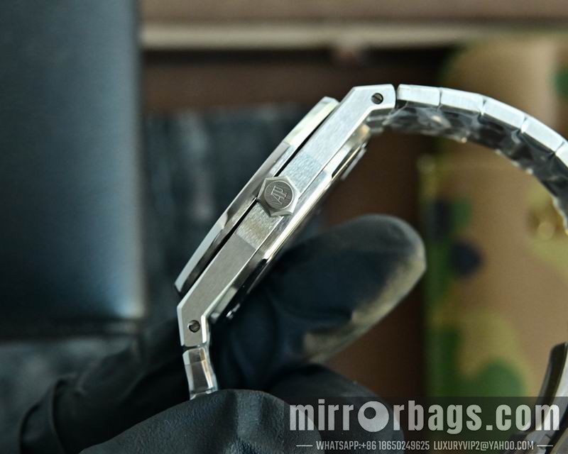 AP 39mm 111445 Watch
