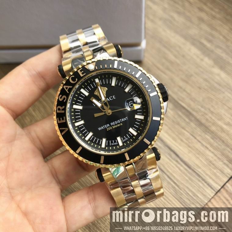Versace men 46mm M03 Watch