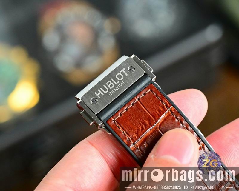 Hublot 47X52mm 080676 Watch