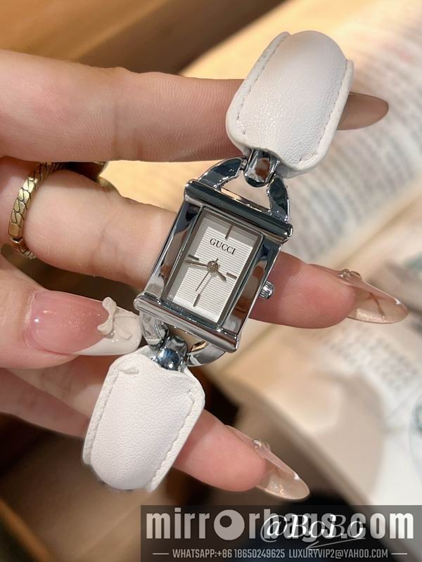 Gucci 20X40mm 122837 Watch
