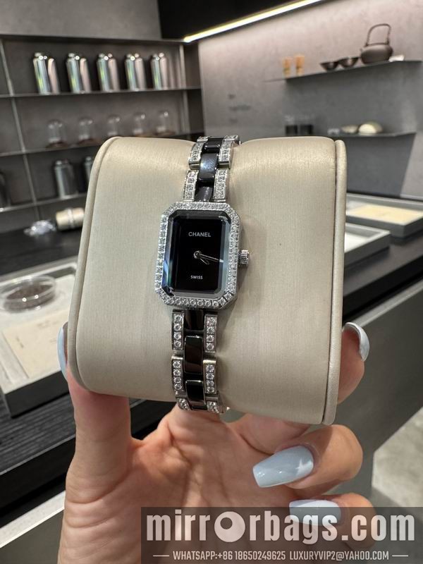 Chanel 21X26mm 101440 Watch