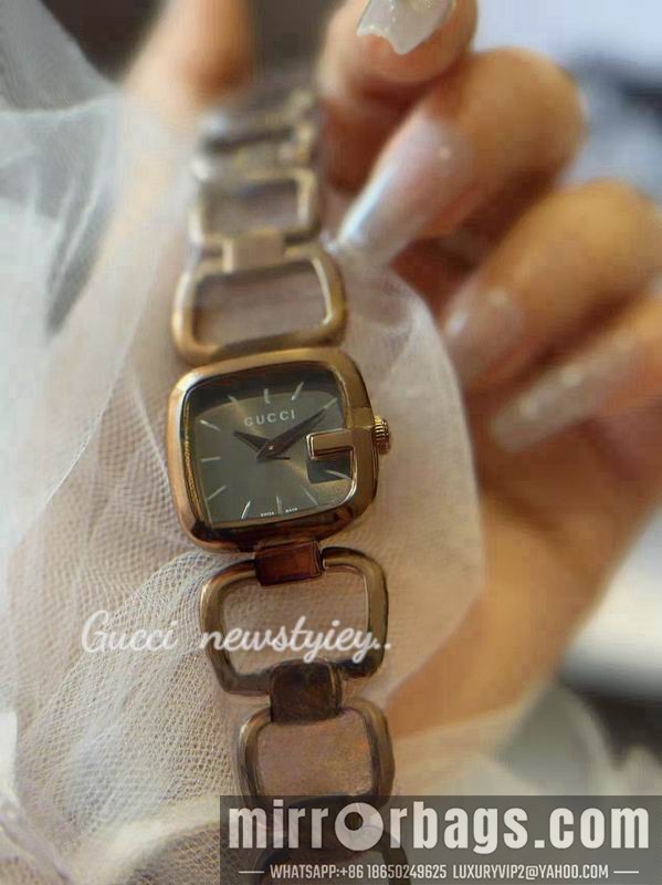 Gucci 24X22.4mm 101433 Watch