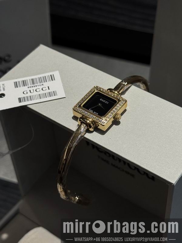 Gucci 20X20mm 101589 Watch