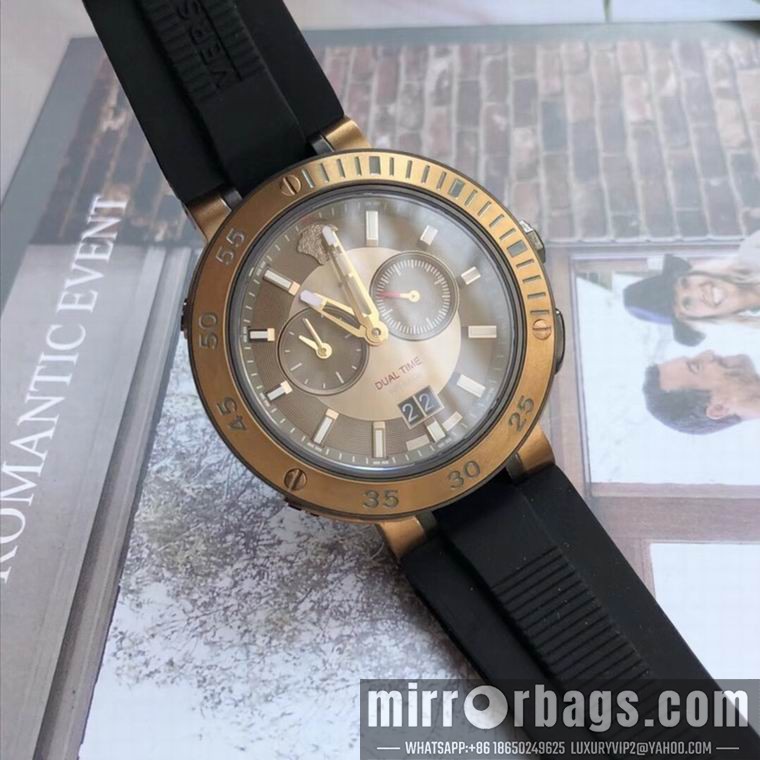 Versace men 44mm M05 Watch