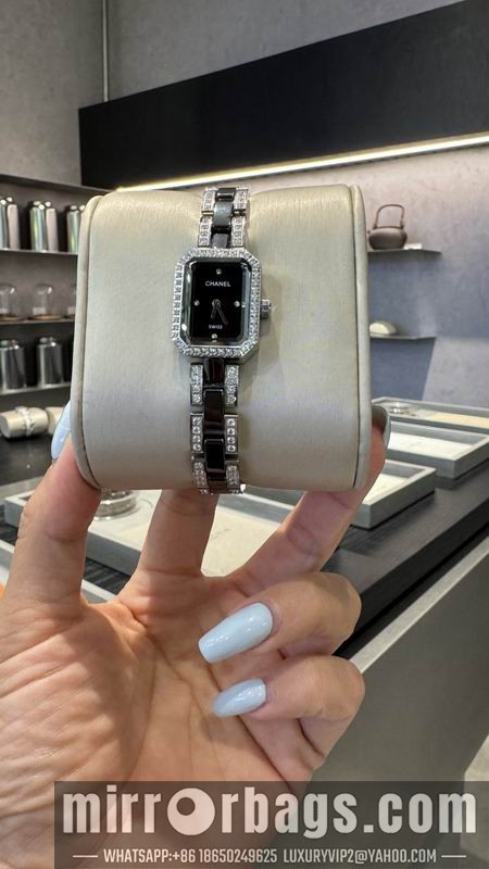 Chanel 21X26mm 101440 Watch