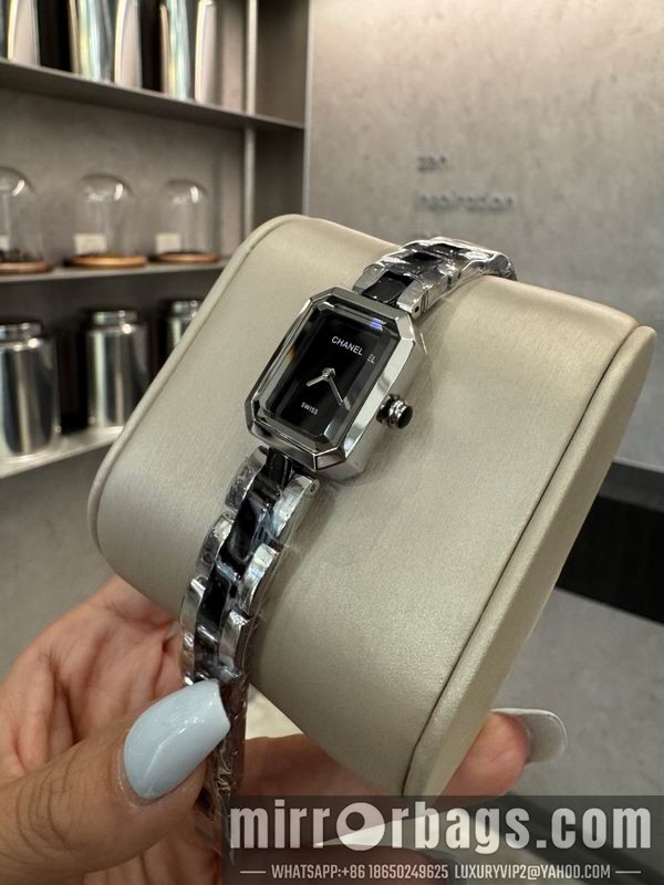 Chanel 21X26mm 101440 Watch