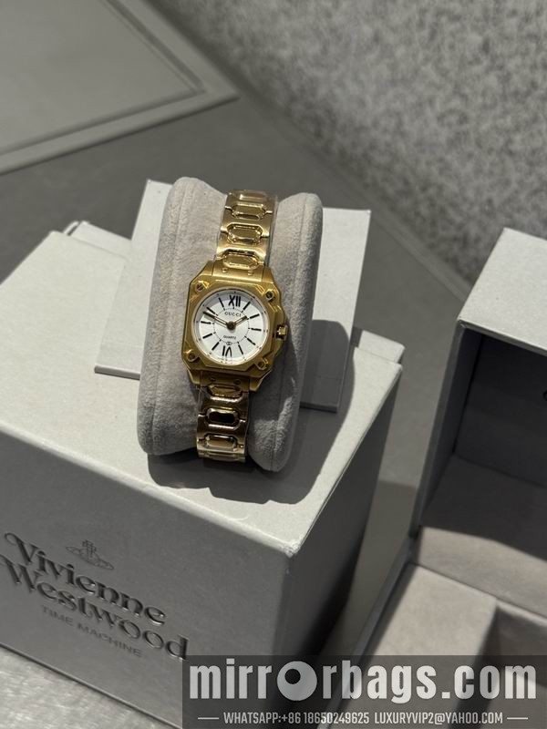 Gucci L36mm M30mm S24mm 111404 Watch