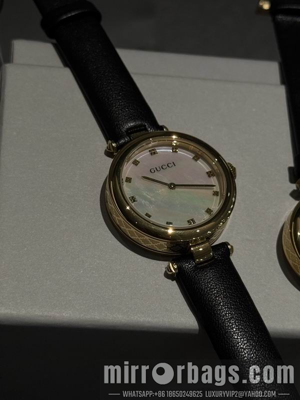 Gucci 32mm 101587 Watch