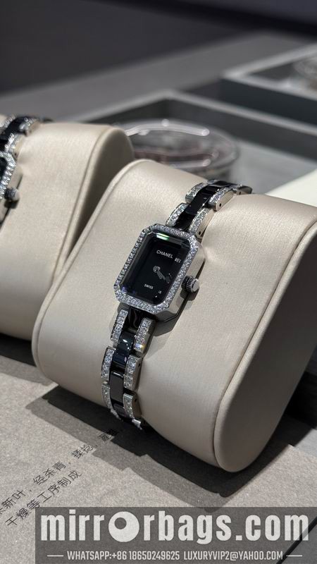Chanel 21X26mm 101440 Watch