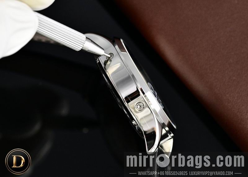 Jaeger LeCoultre 40mm 040926 Watch