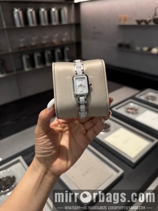 Chanel 21X26mm 101515 Watch