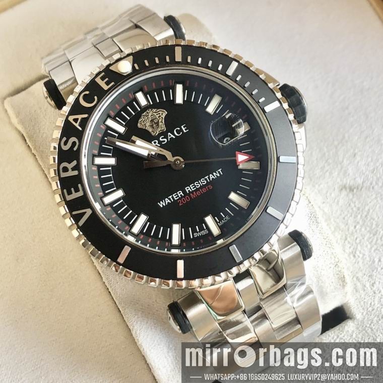 Versace men 46mm M03 Watch