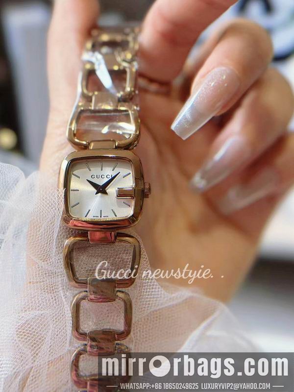 Gucci 24X22.4mm 101433 Watch