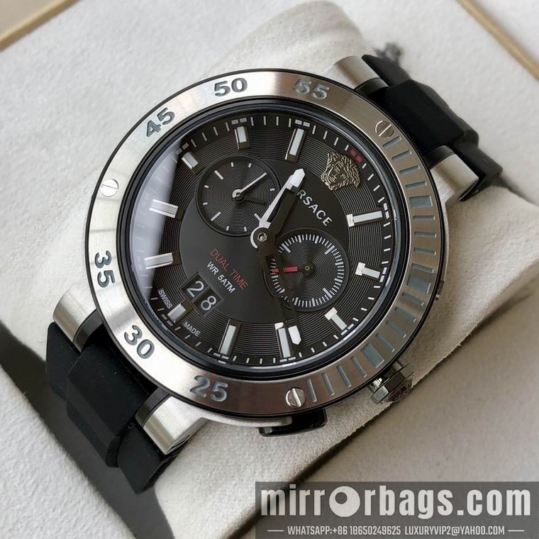 Versace men 44mm M05 Watch