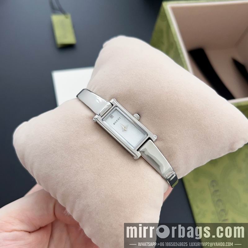 Gucci watch 110376 Watch