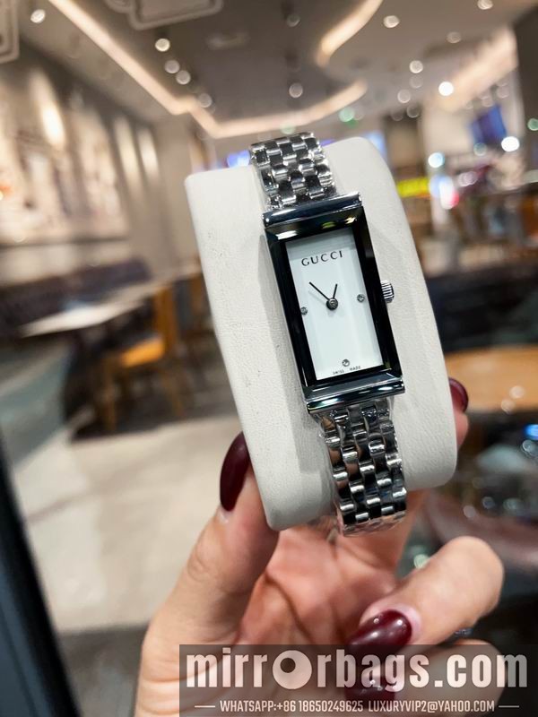 Gucci 35X17mm 101535 Watch