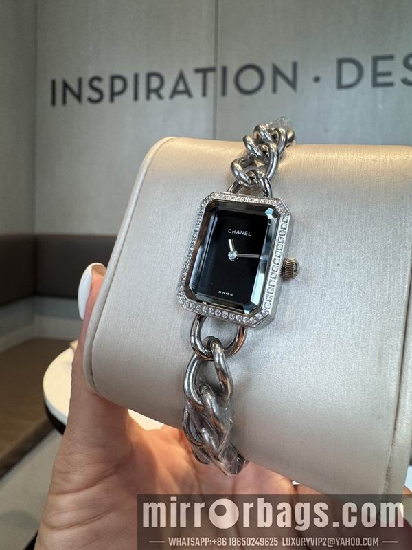 Chanel 21X26mm 101502 Watch