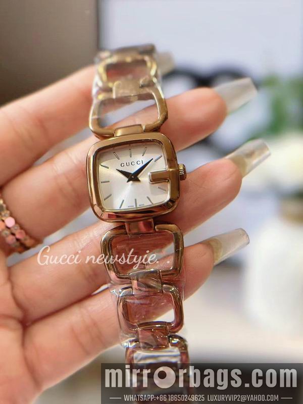Gucci 24X22.4mm 101433 Watch