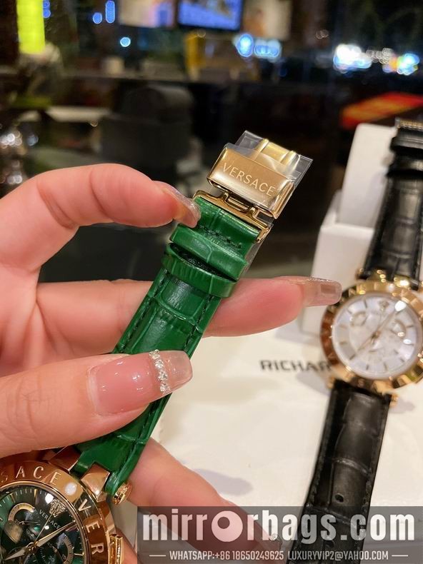 Versace watch 42mm 070861 Watch