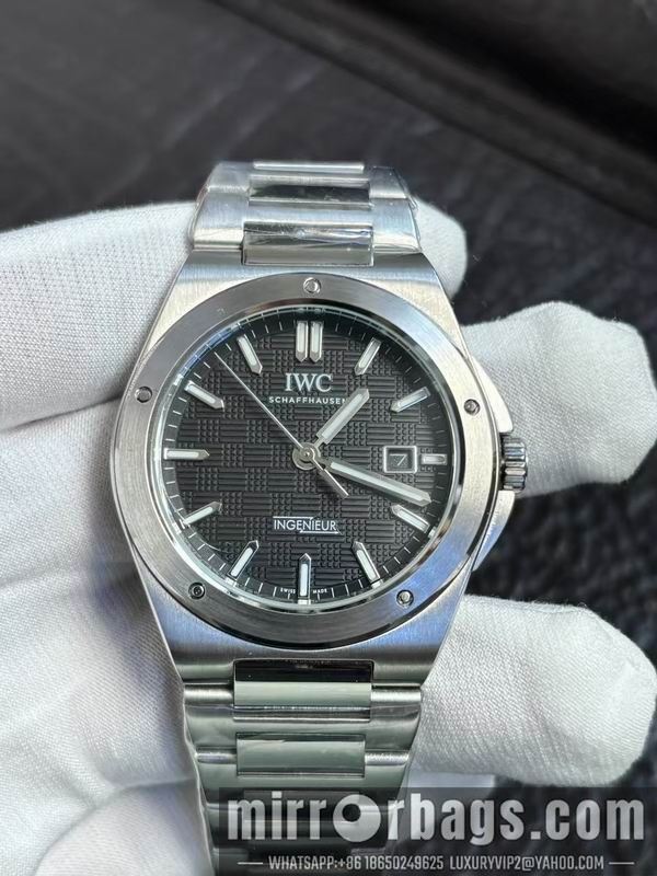 IWC 40mm 082247 Watch