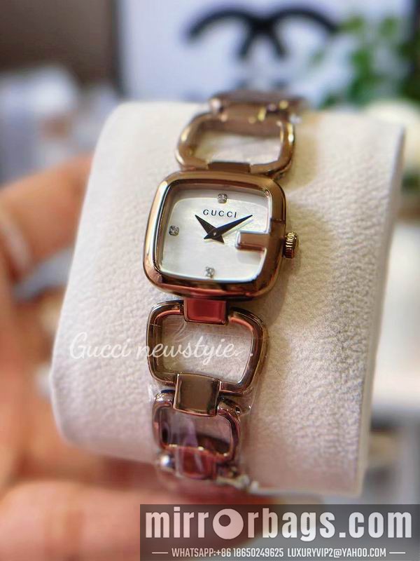 Gucci 24X22.4mm 101433 Watch