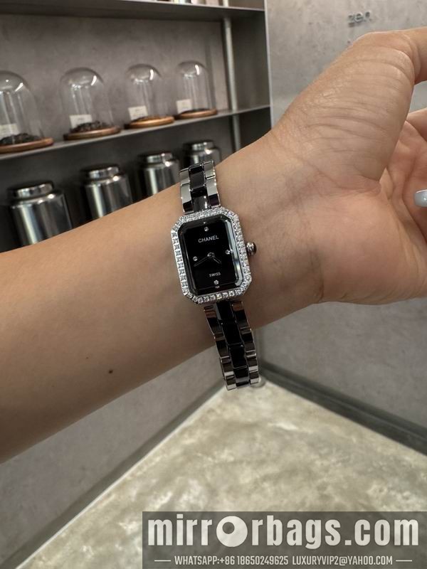 Chanel 21X26mm 101440 Watch
