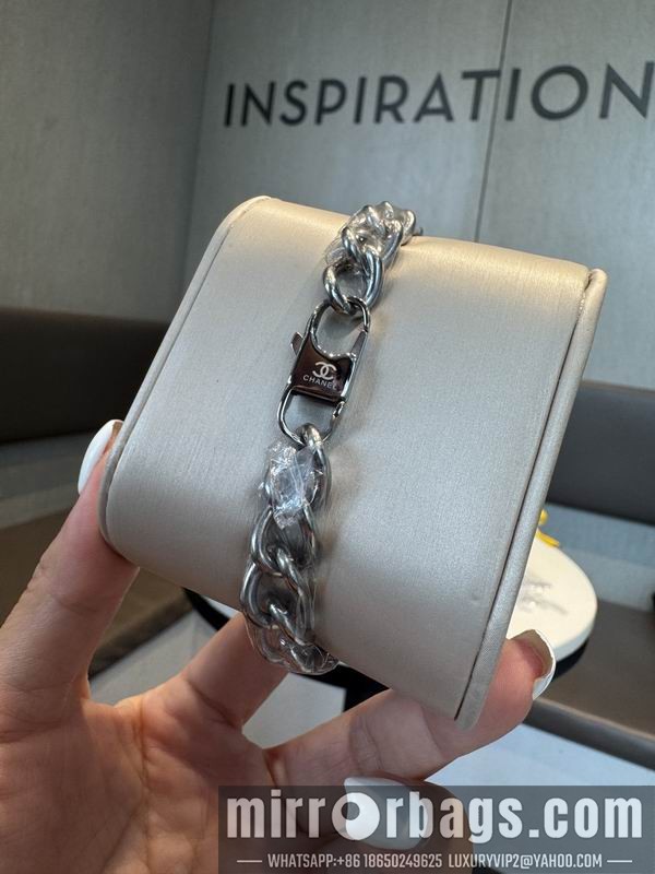 Chanel 21X26mm 101502 Watch