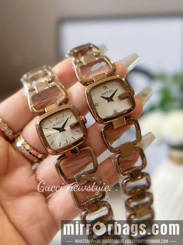 Gucci 24X22.4mm 101433 Watch