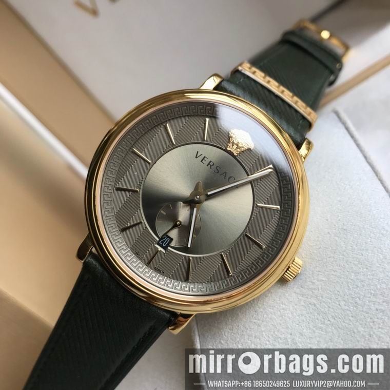 Versace men 42mm M04 Watch