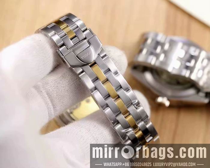 18928 Watch