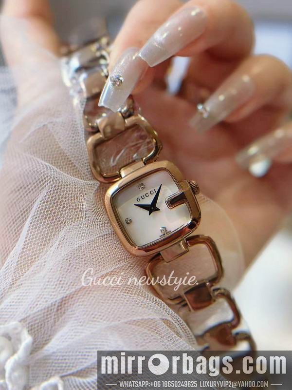 Gucci 24X22.4mm 101433 Watch