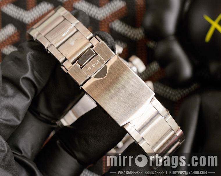 Tudor men 42mm M09 Watch