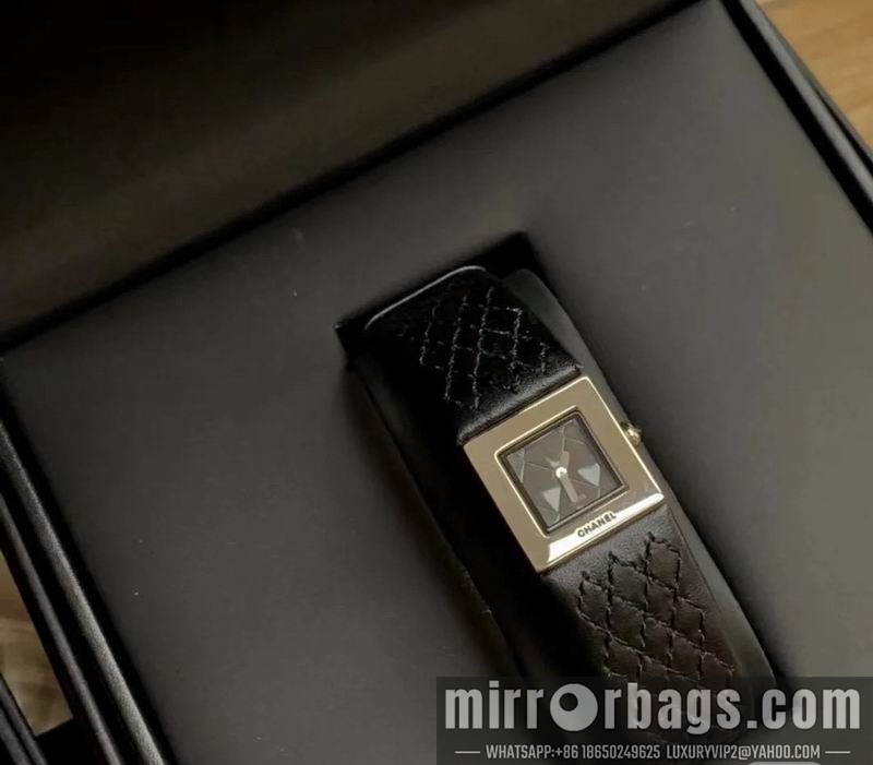 Chanel watch 052307 Watch